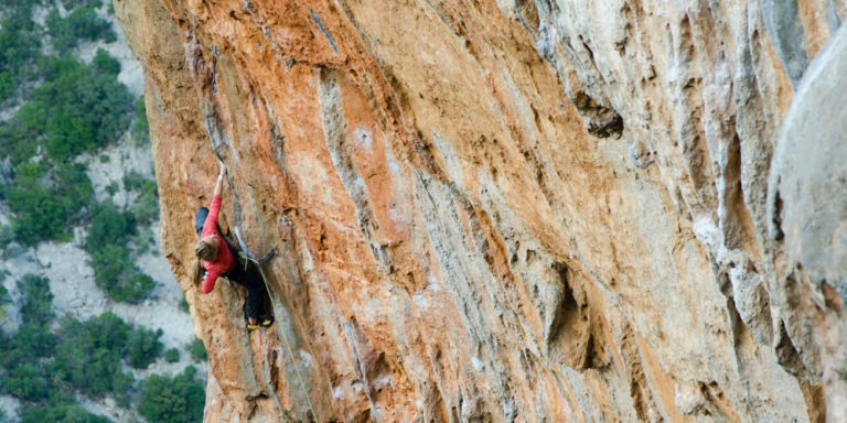 Stemming Rods Stemming Climbing Technique – Explained Thoroughly - The Climbing Gear